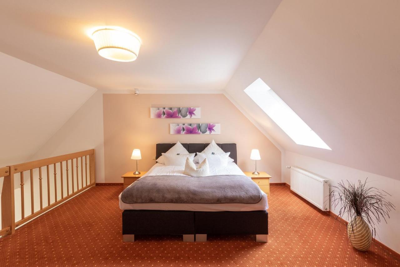 Seehotel Lindenhof 뤼헨 외부 사진