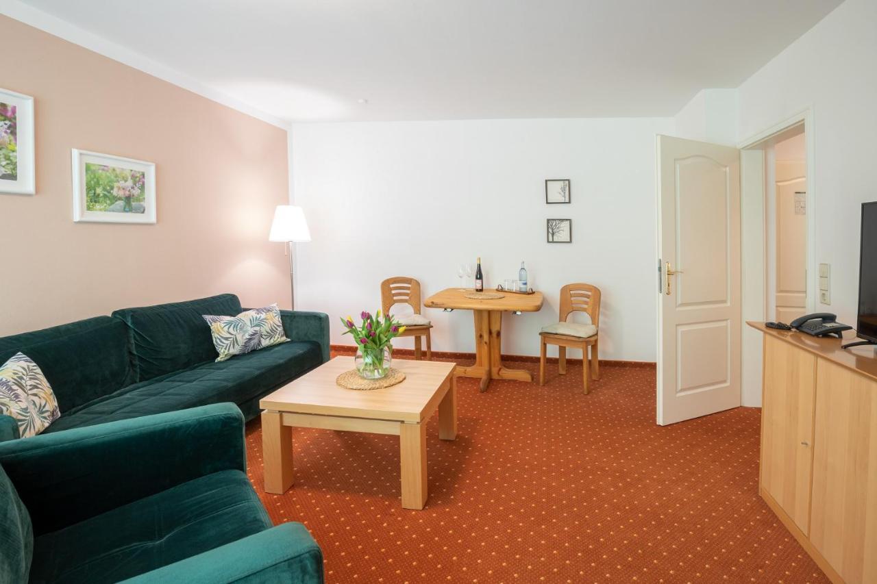 Seehotel Lindenhof 뤼헨 외부 사진